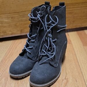 True Craft Lace-up Heeled Boots Size 9